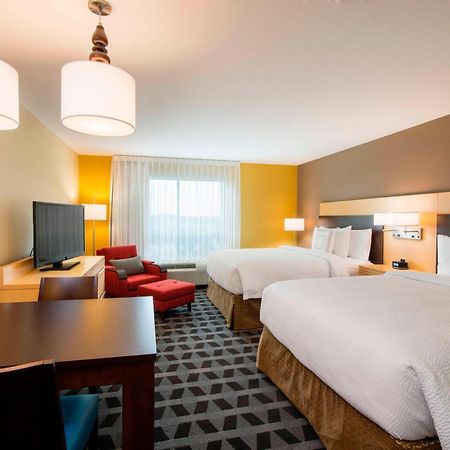 Towneplace Suites By Marriott Red Deer Esterno foto