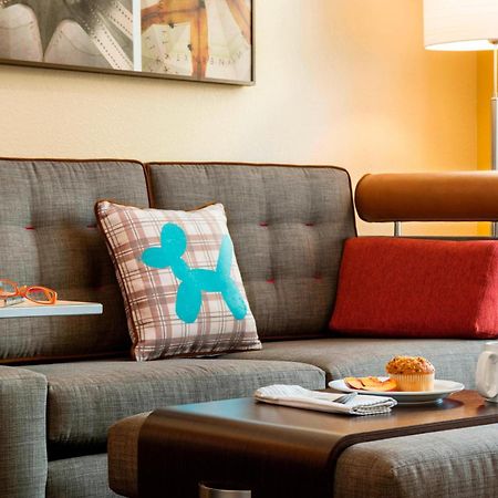 Towneplace Suites By Marriott Red Deer Esterno foto