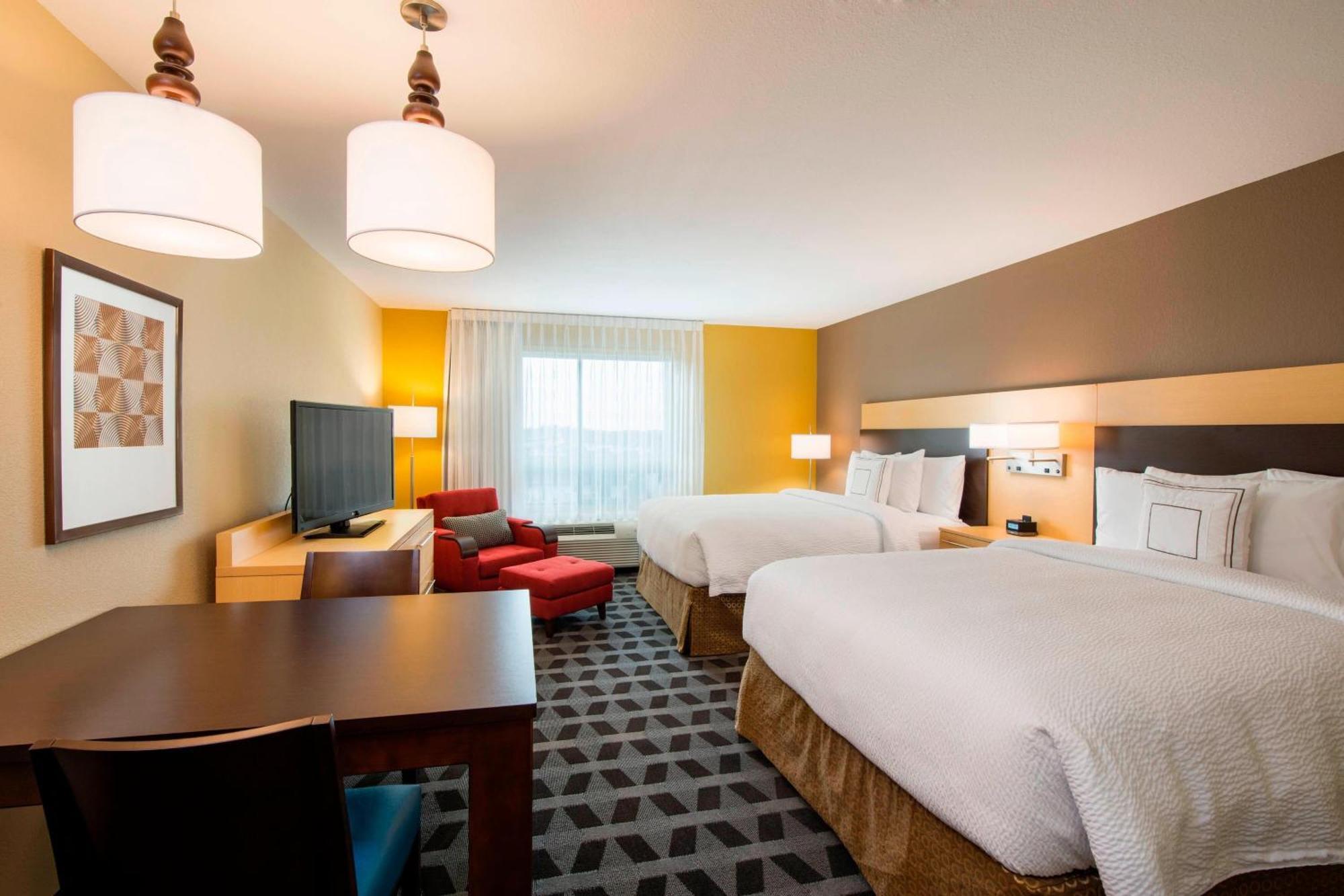 Towneplace Suites By Marriott Red Deer Esterno foto